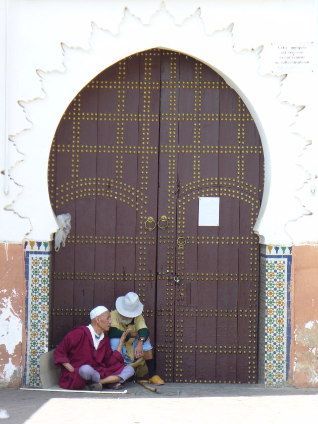 onderonsje tussen 2 mannen in marrakech