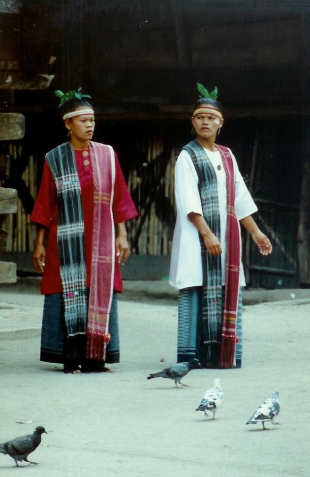 1997: Sumatra, Samosir Island: traditionele dans.