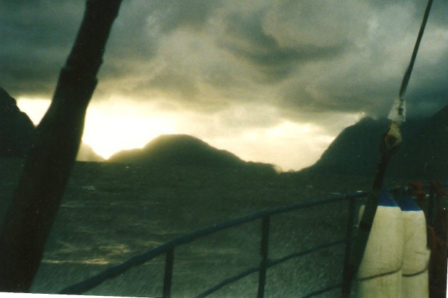storm in het fjord