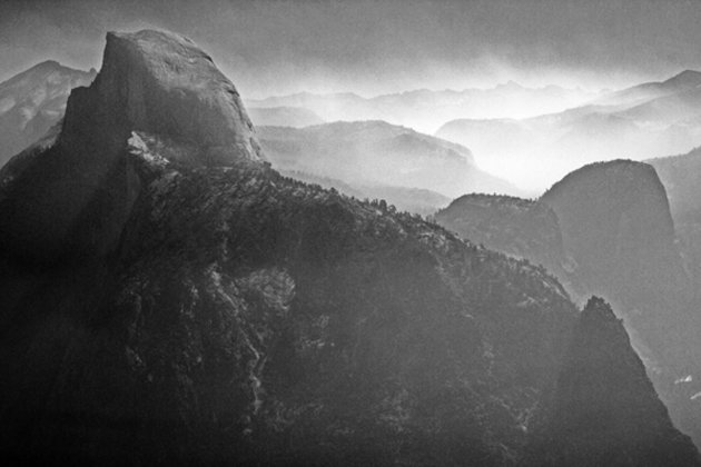 Optrekkende mist in Yosemite 