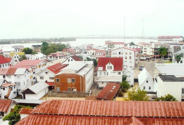 2001-2002 Paramaribo.