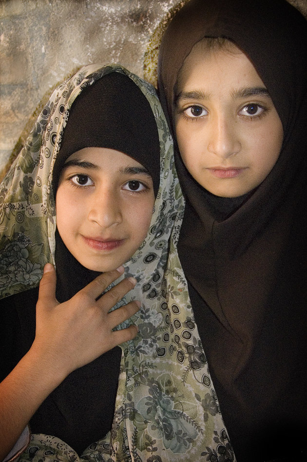 zusjes in Yazd
