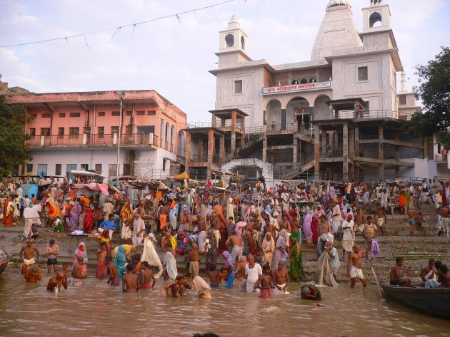 ochtend bad in de Ganges