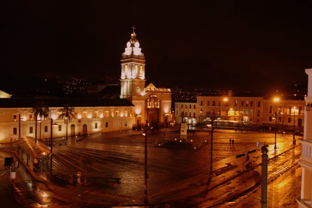 Quito bij nacht