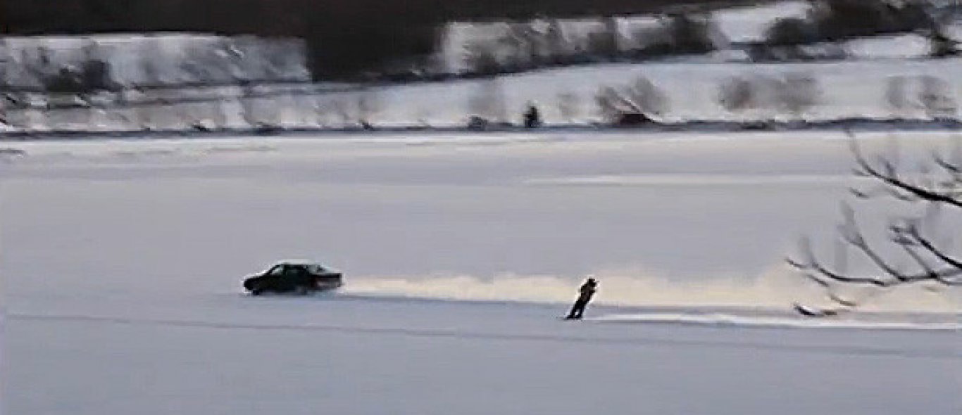 VIDEO: Skiën achter de auto image