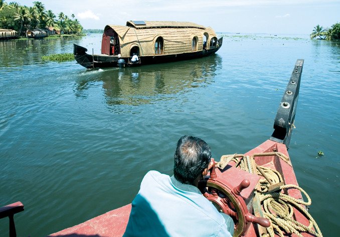 Ontdek de waterwegen van de zuidelijke Indiase deelstaat Kerala vanuit je eigen huisboot. Foto: Louise ten Have.