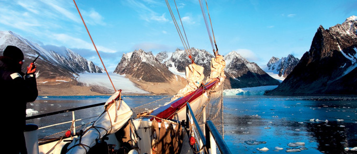 Spitsbergen: Europa's laatste witte vlek image