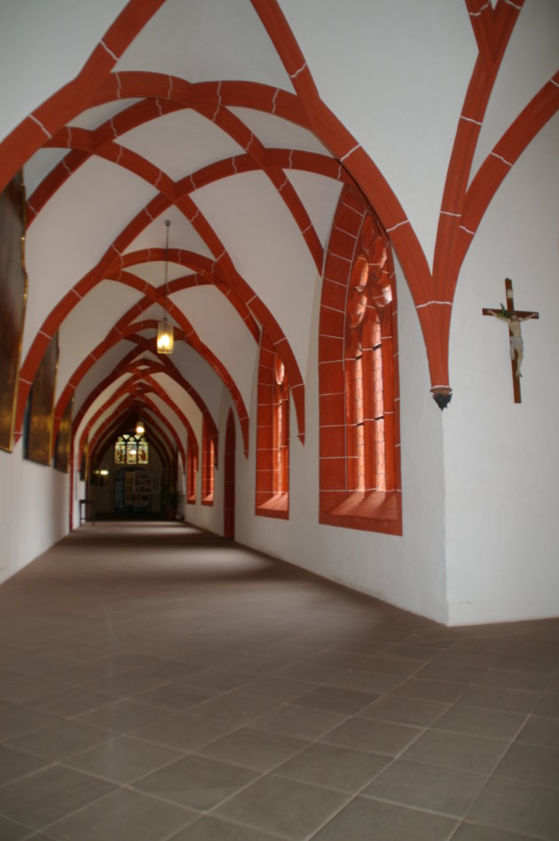 In de kloostergang van het St. Nikolaus-Hospital in Bernkastel-Kues