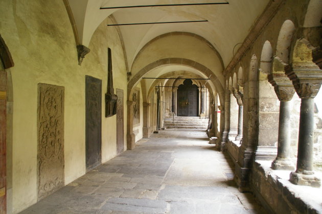 De kloostergang van de Munster in Bonn