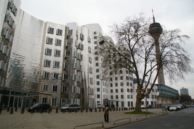 Gehrybauten en Rheinturm
