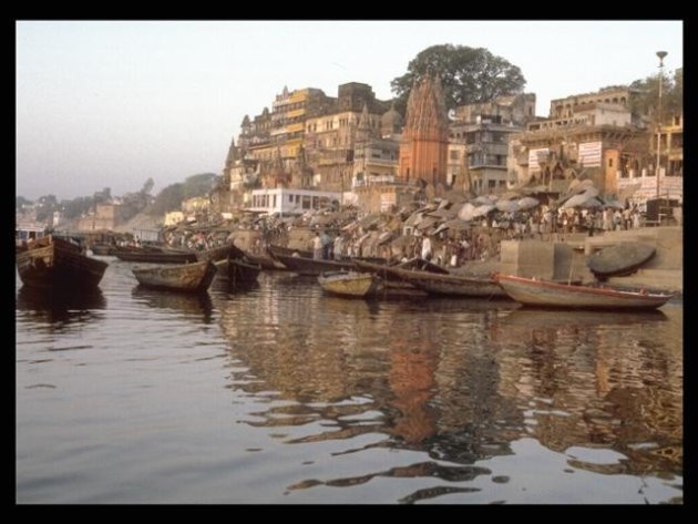 varanasi vanaf de Ganges