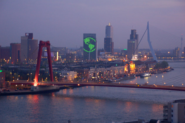 Rotterdam bij zonsondergang