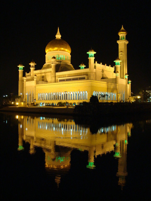 De moskee van brunei op de laatste dag van ramadan
