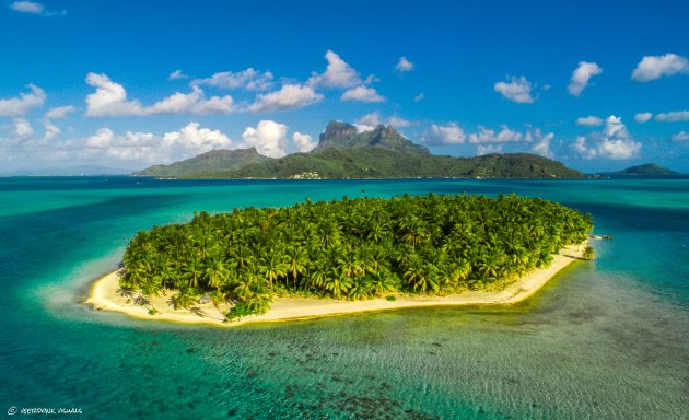 Klein onbewoond eiland voor Bora Bora