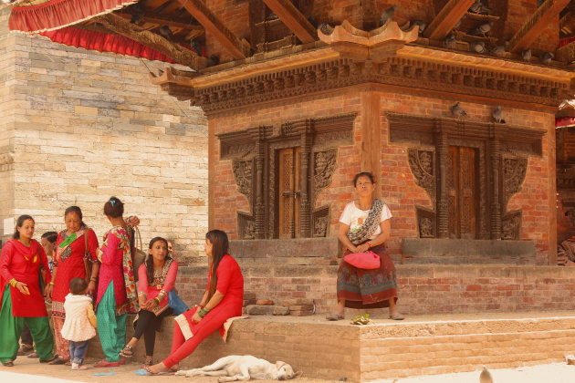 praatje en dutje op Durbar Square, Kathmandu