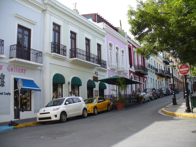 gekleurde huizen in Old San Juan