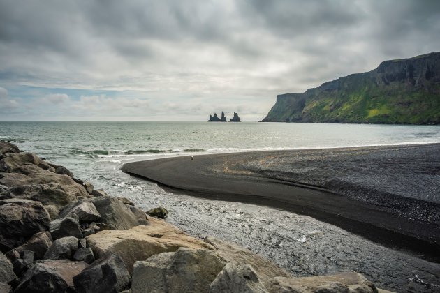 Mistery Rock in Sea, Vik Ijsland