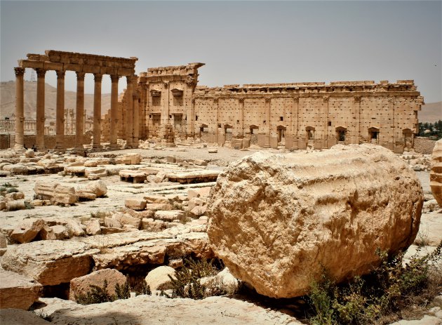 De ooit majestueuze tempel van Bel in Palmyra