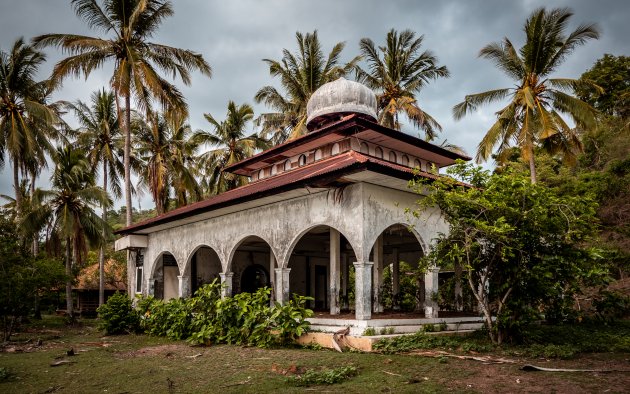 Verlaten moskee op Gili Asahan
