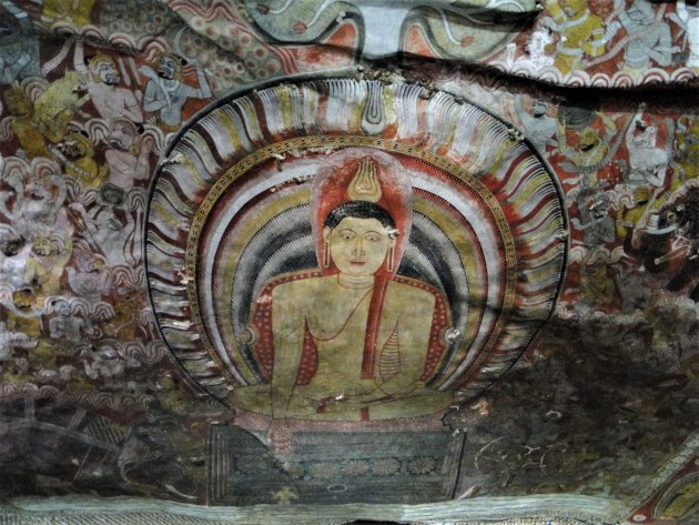 Muurschilderingen in grot Tempel Dambulla.