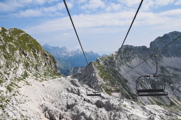 In de ski-lift tussen Slovenië en Italië