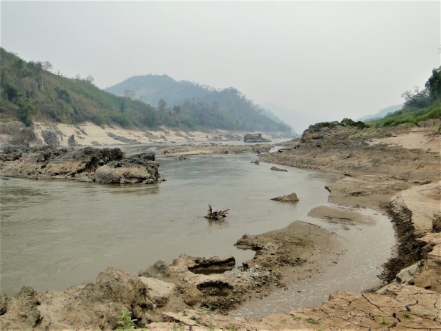 Mekong in Laos laag water.