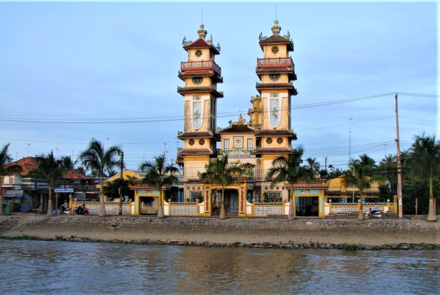 Cao Dai Tempel.