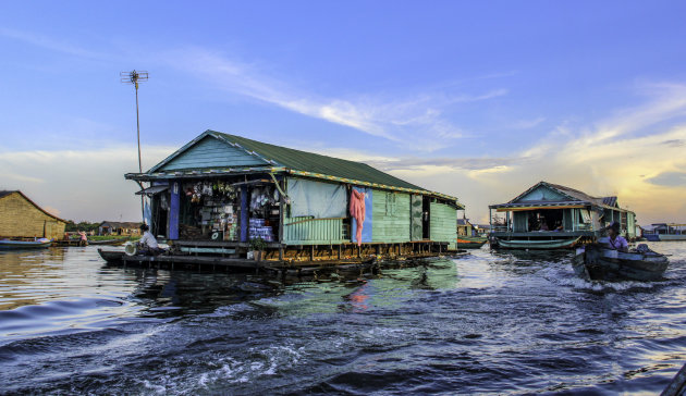 Varen over het Tonle Sap meer