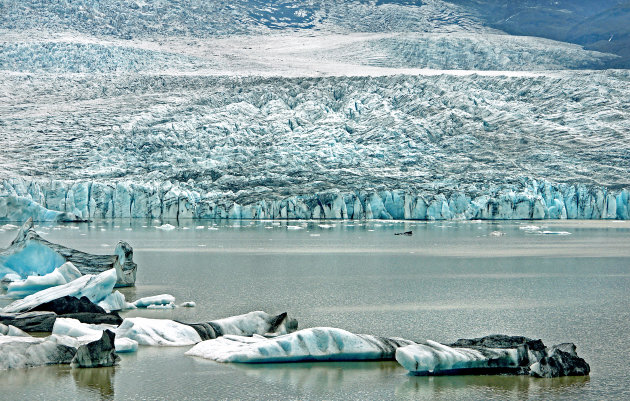 Bijna alleen bij de machtige gletsjer Fjallsjökull