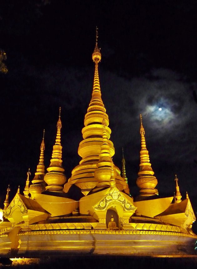 Bij de Shwedagon