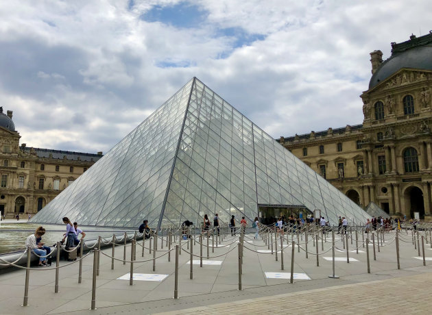 Rust bij het Louvre
