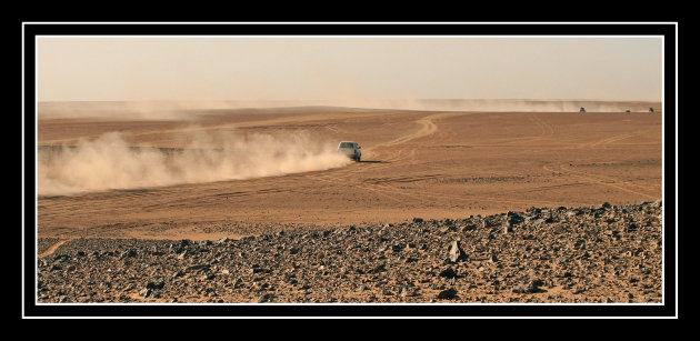 Op de weg naar het midden van de Sahara