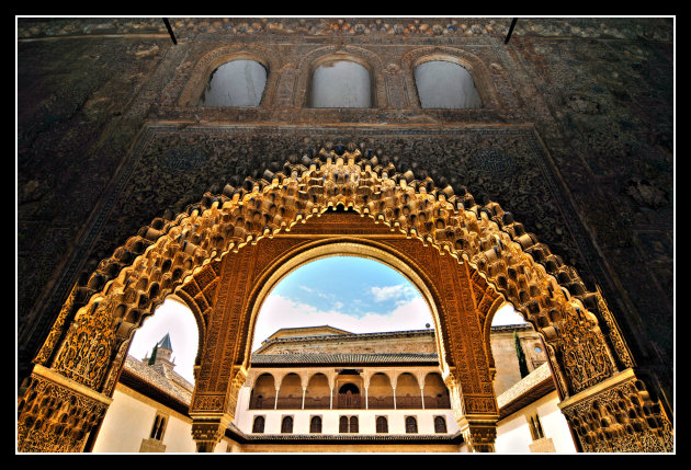 Alhambra details: honingraat