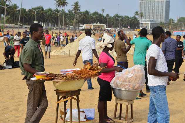 Aan het strand in Lome, de hoofdstad van Togo