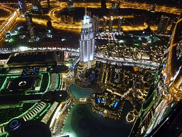 Nachtelijk Dubai van boven