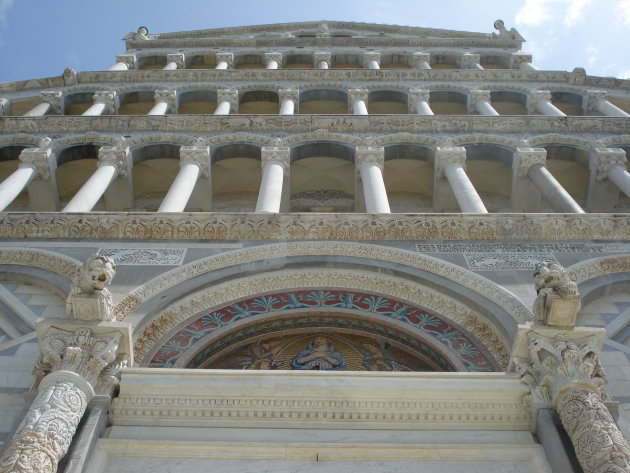 Onderaanzicht Dom van Pisa