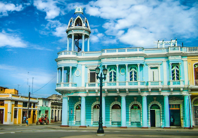 Prachtige gebouwen in Cienfuegos