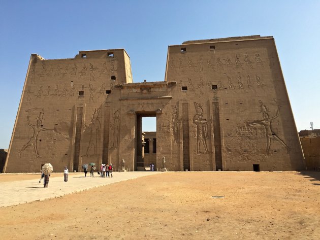 De immense Tempel van Edfu