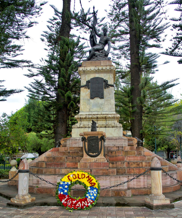 Standbeeld Cuenca in Parque Calderón