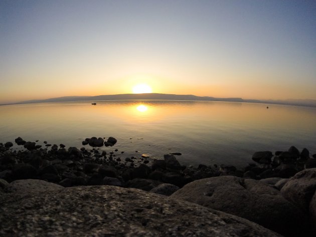 Zonsondergang over het meer van Galilea