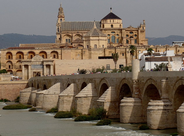 Puente Romano brug / Mezquita