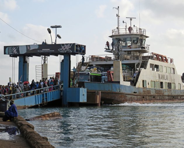 Ferry van Banjul naar Barra