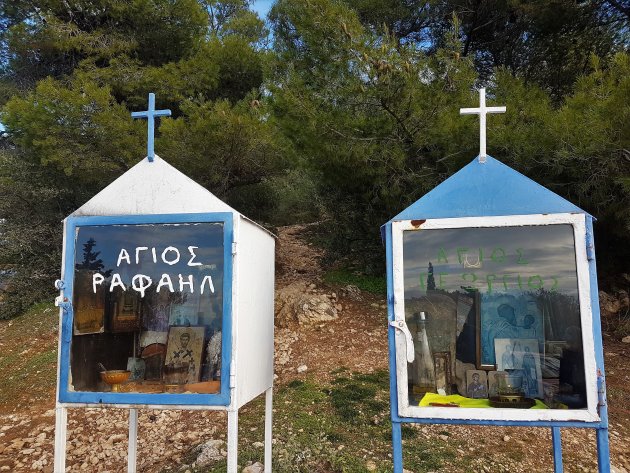 Ander Athene: Heiligenhuisjes op de berg