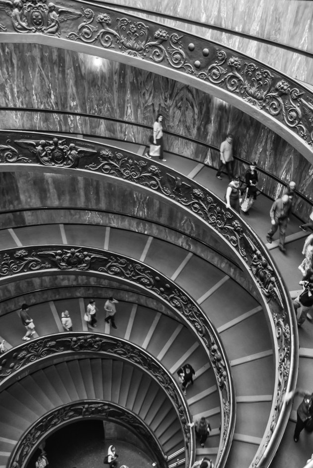 De bekende trappen van het Vaticaan museum