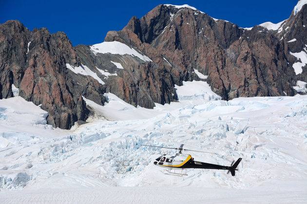 Een droomvlucht boven en op de gletsjer