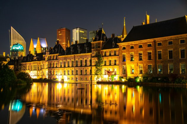 Den Haag Hofvijver in de avond